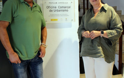 Francisca Carmona visita en Montemayor la Oficina Comarcal de Urbanismo