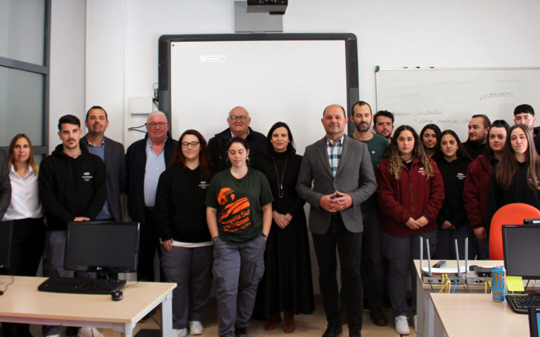 Visita de la Delegada de Empleo a la Mancomunidad para conocer el desarrollo del Programa «Campiña Sur Cibersegur@»
