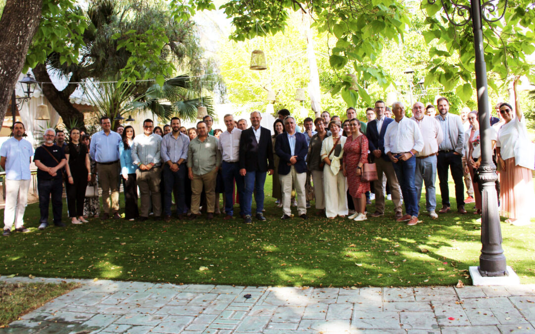 Más de 50 profesionales del sector turístico de la comarca participan en una jornada formativa en marketing digital e IA