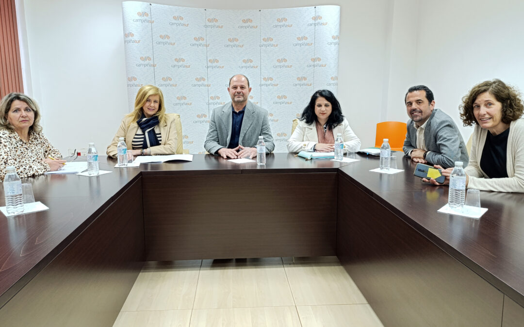 La Mancomunidad Campiña Sur suscribe un convenio con el Instituto Andaluz de la Mujer para el mantenimiento del CIM Campiña Sur