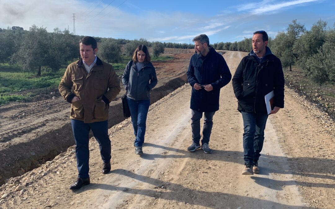 Finalizan las obras del “Camino Partidor de Santaella” en Puente Genil. El Servicio de Caminos y Medio Ambiente de la Mancomunidad ha sido el encargado de realizar el proyecto de ejecución y la dirección técnica de la obras.
